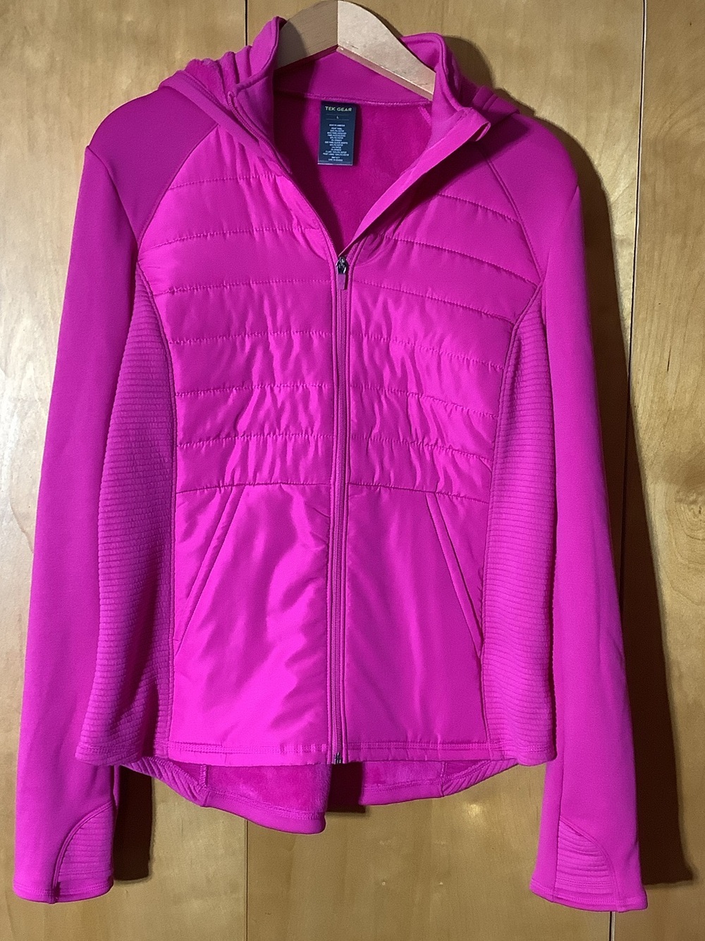 Tek Gear magenta puffer jacket, size large